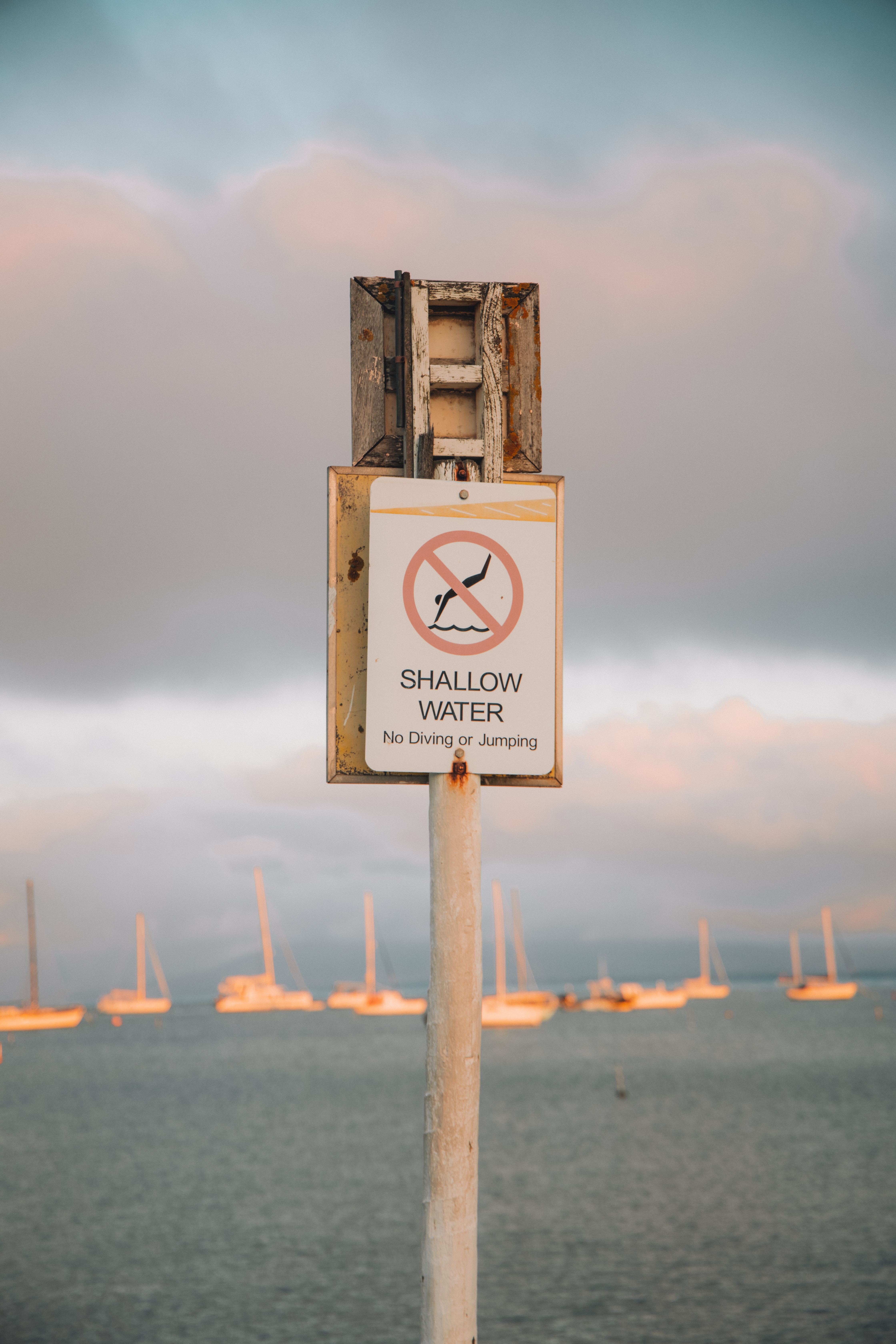 shallow water sign